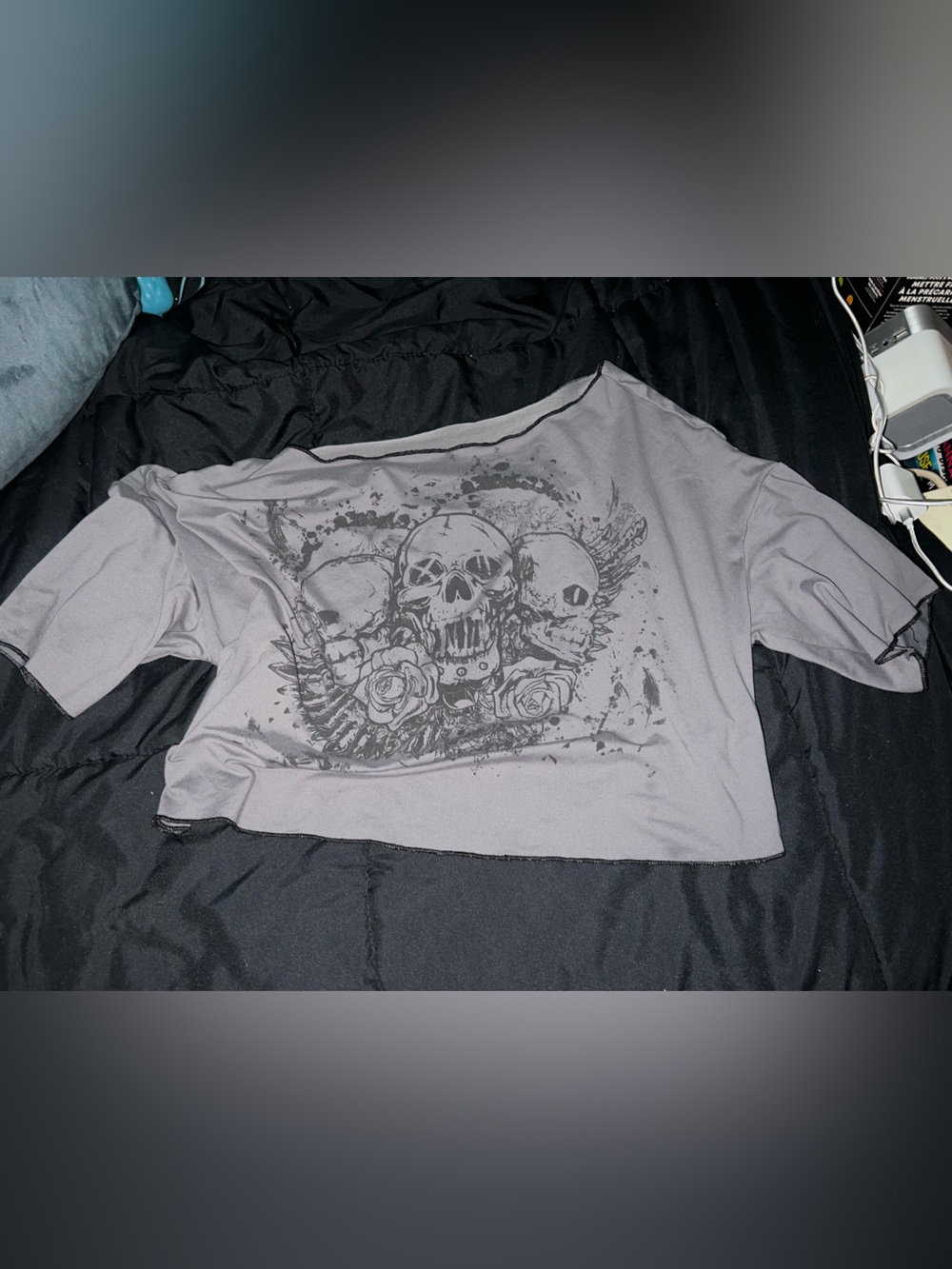 Off the shoulder Tee with Skull & Rose Back Graphic